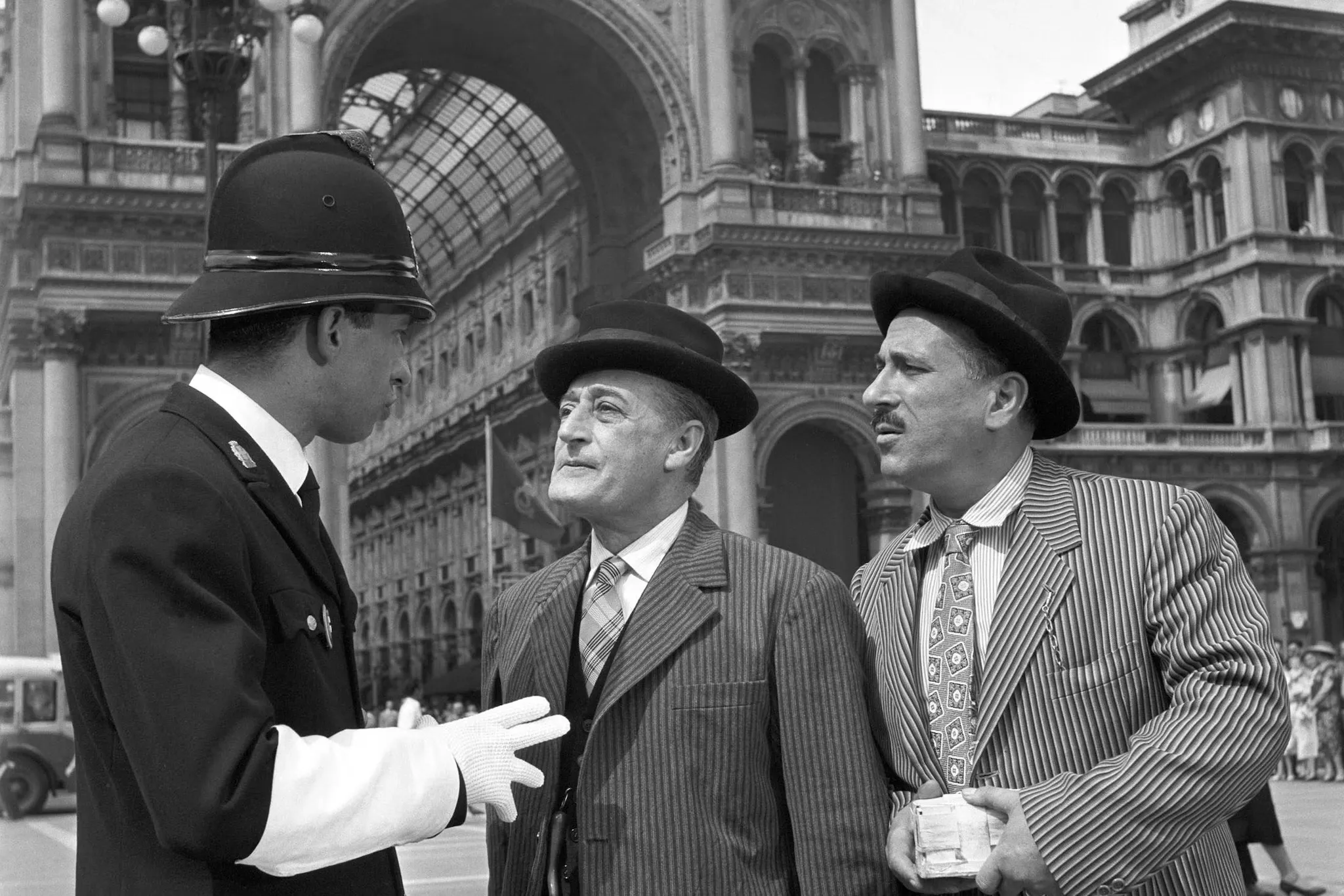 Totò, Peppino e la… malafemmina in Milan: Piazza Duomo Scene, Film Locations & How to Recreate the Walk